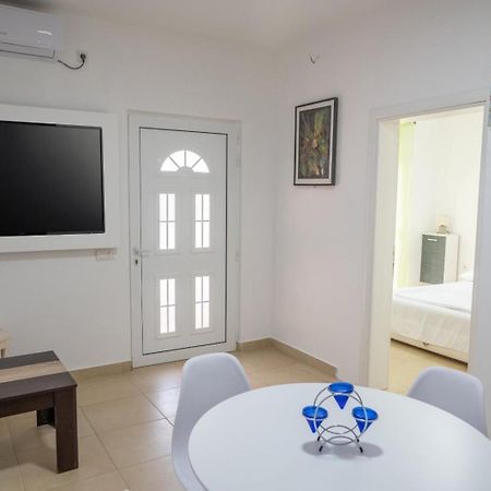 אולסינץ' Montebello Inn Apartments מראה חיצוני תמונה
