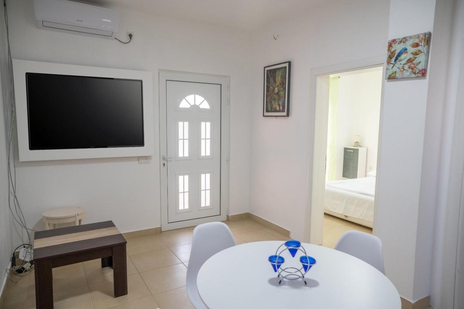אולסינץ' Montebello Inn Apartments מראה חיצוני תמונה