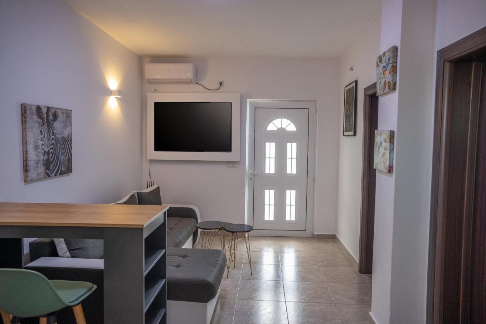 אולסינץ' Montebello Inn Apartments מראה חיצוני תמונה